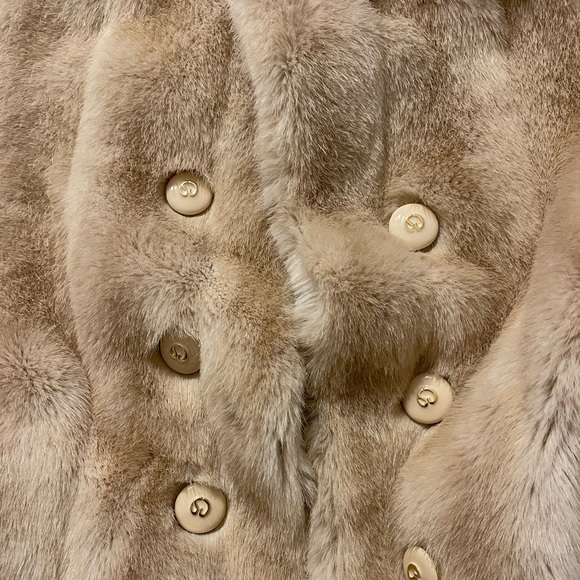 St John, faux fur coat - Picture 5 of 10